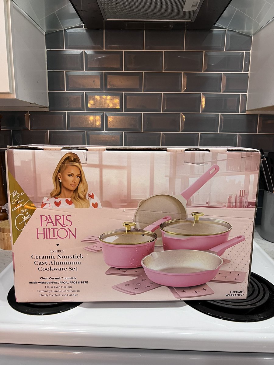 bcbmom's tweet photo. My @ParisHilton pan is still #sliving 🫶🏼 https://t.co/iv42MWjlh1
