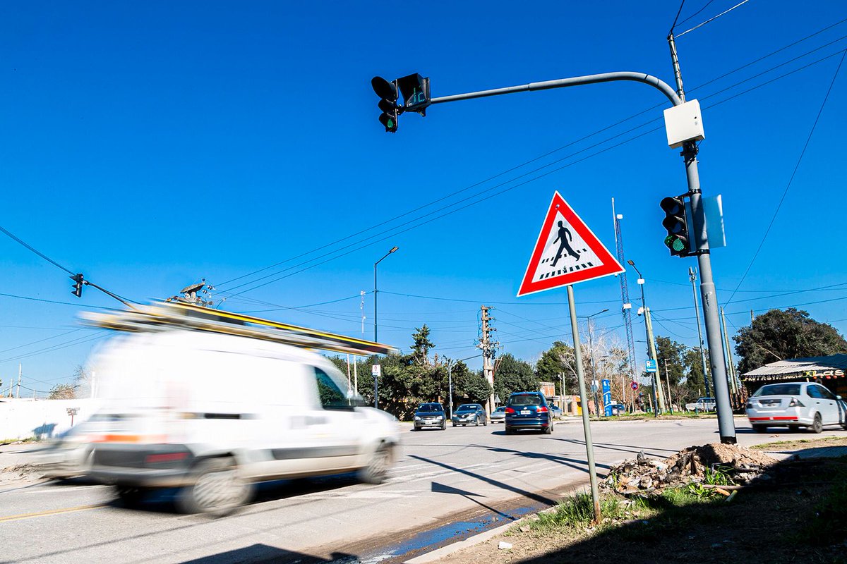 LaEstacionNoti's tweet image. #Brien/ El municipio de Brown instaló un nuevo sistema semaforico en la Av. Capitán Olivera
laestaciononline.com.ar.leon.avnam.net/2024/07/04/el-…