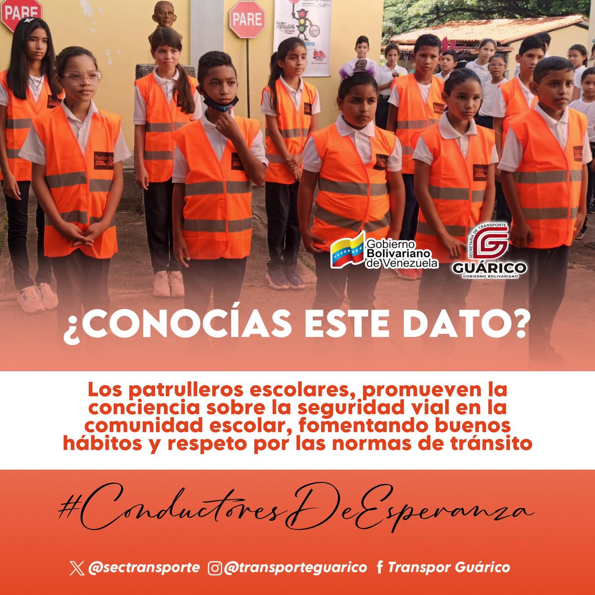 En cada paso, los patrulleros escolares son nuestros guardianes de la seguridad vial. Su compromiso va más allá de dirigir el tráfico, también promueven la conciencia sobre la seguridad vial entre sus compañeros. ¡Un ejemplo a seguir para construir un entorno escolar más seguro!