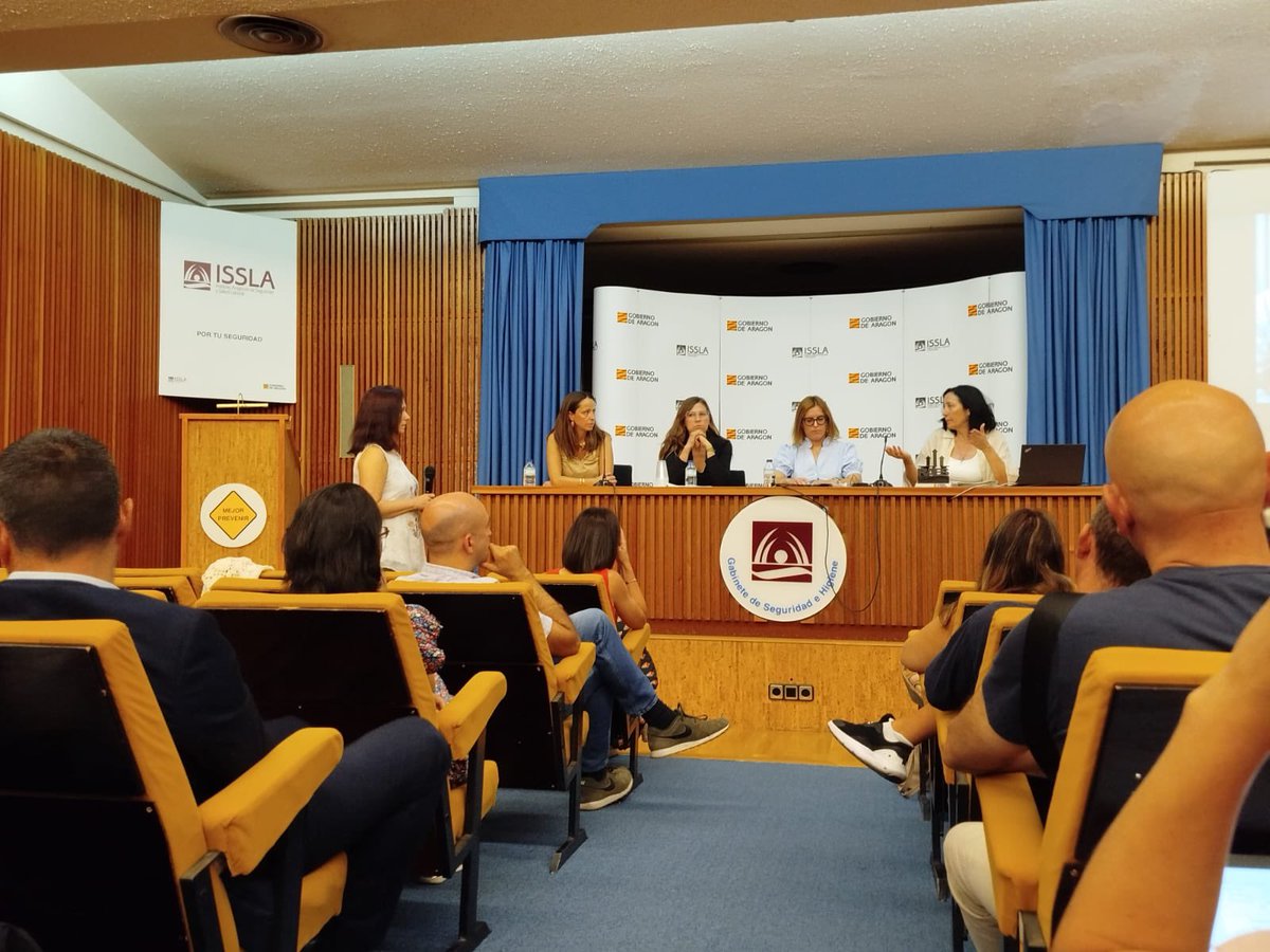 Sole Gálvez de #USOAragon asiste a la jornada “Salud mental en el trabajo: actualidad y retos”. 
Organizada por <a href="/ISSLA_Aragon/">ISSLA</a> Inagurada por el director general de Trabajo, Jesús Divassón y la codirectora de la Cátedra FCC de #PRL y #RRHH Sonia Pedrosa.