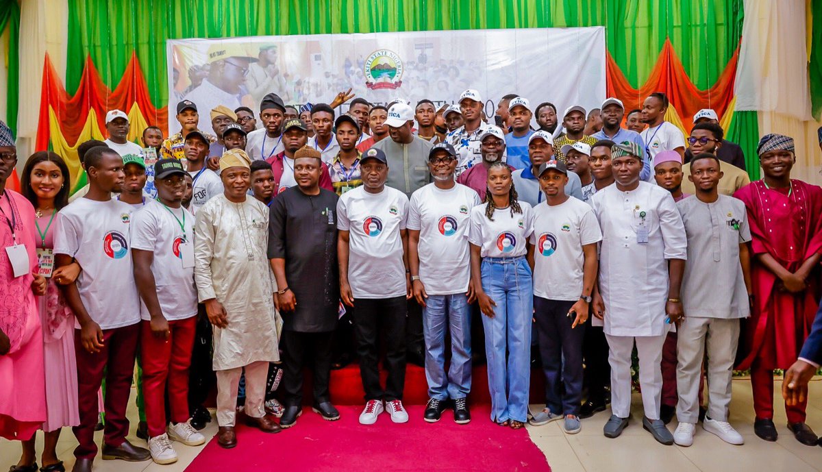 biodunaoyebanji's tweet photo. I had a fruitful interactive session with the vibrant and promising youth of Ekiti State at the 'Youths Let's Talk With BAO' event. It was truly heartening to engage in open and honest discussions with over 1,000 young people representing the 16 LGAs of our state.

I am deeply encouraged by the enthusiasm and passion they displayed, and their boundless energy and zeal to make a difference in the lives of our people through progressive ideas. Now more than ever, there is a need for greater inclusion of youth in partisan politics, policy planning, and public service.

We also discussed the need to address the challenges that have led to the migration of our youth abroad and to other states perceived as more economically viable. Young people have the potential to serve as catalysts of social change because of the natural gifts and aptitudes they possess. This is why our administration is working diligently to make Ekiti a place where investment can thrive, where quality education is guaranteed, and where businesses can flourish, providing ample opportunities for our youth population.

I appreciate your vote of confidence and recognition of the efforts of our administration in these areas. Your support means a lot to me, and I remain committed to fulfilling the aspirations of the youth population in our state. Together, we will work towards building a vibrant and economically viable Ekiti where the future of our youth is secured.