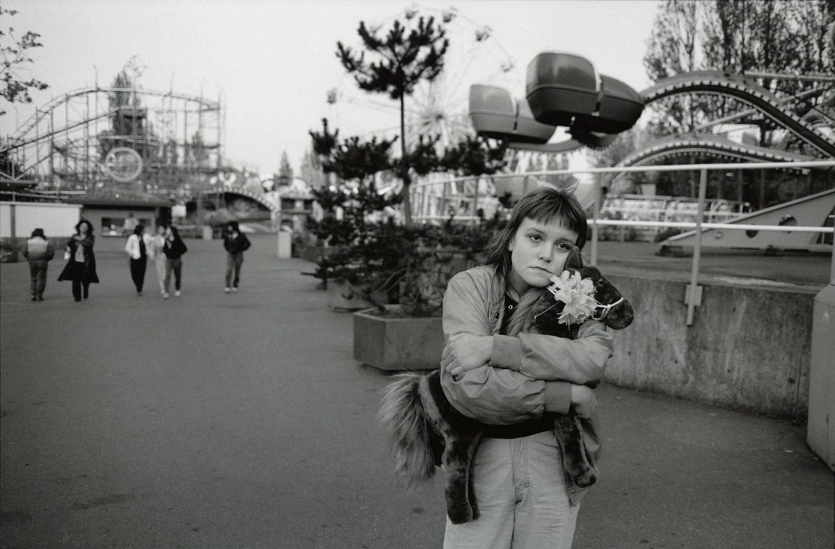 AestheticaMag's tweet photo. #ViewOnline I Mary Ellen Mark: Girlhood
From street children in Seattle to circus performers in India, Mark is known for documenting people around the world who might otherwise be unknown or forgotten.
The online exhibition is at @MANMWA2: https://t.co/1ReAhK5sIe https://t.co/eU5uKZsURa