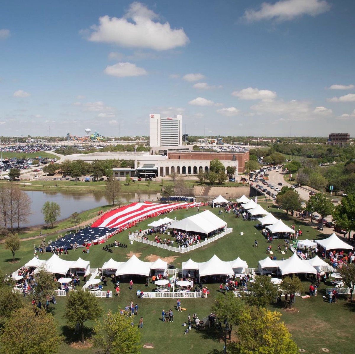 Happy Independence Day from all of us at REVELxp!🇺🇸 Fire up the grill and gear up for tailgating season just around the corner🔥🏈. Cheers to freedom, fun, and unforgettable game days!