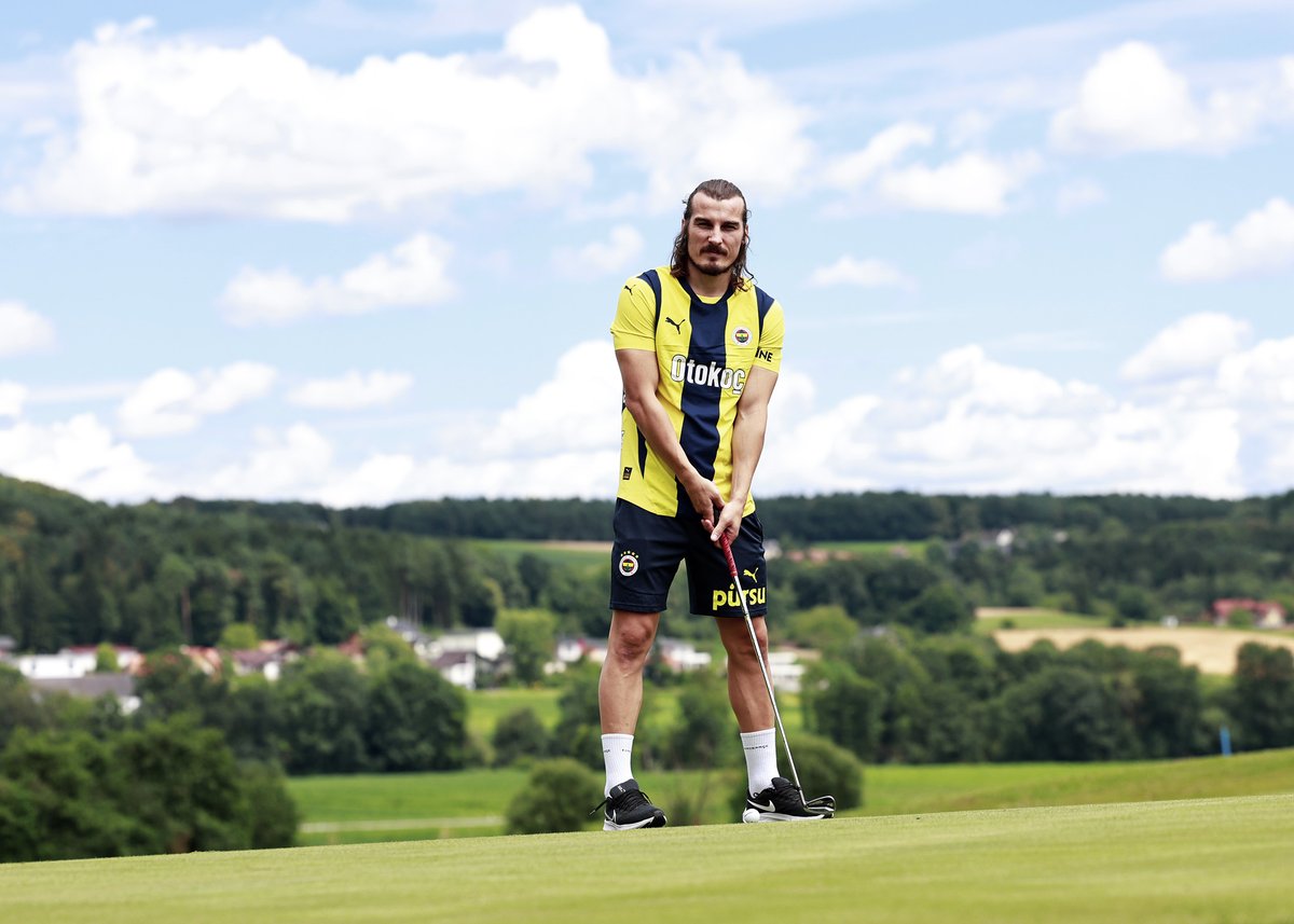 Futbolcumuz Çağlar Söyüncü, basın mensuplarıyla bir araya geldi.

💬 Çağlar Söyüncü: "İlk önceliğim her zaman burasıydı ve sonunda oldu. Gerçek anlamda tekrardan burada olmaktan dolayı çok mutluyum. Kampa katıldığımdan dolayı da ayrıca mutluyum. Güzel bir havamız var. Geçen