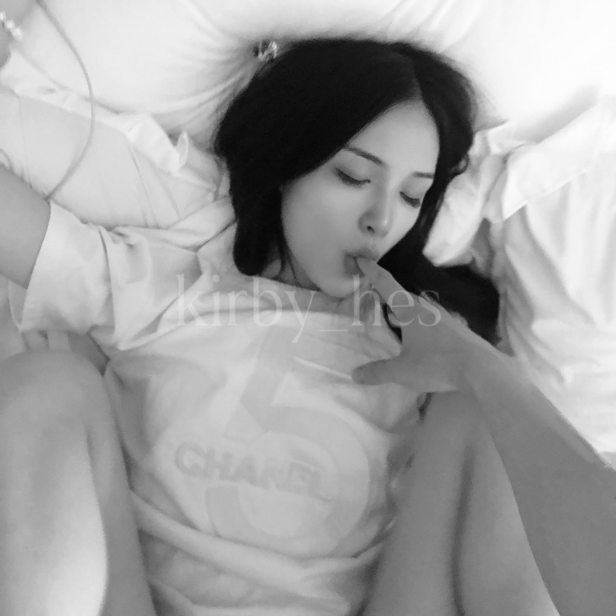 福利姬𝐘𝐚𝐘𝐚分享的黄推图片2 - 网红私拍内容