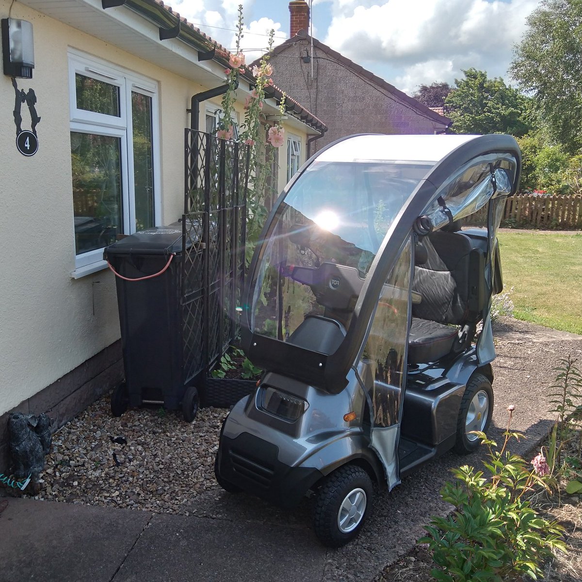 Hickleys_Health's tweet photo. Another happy customer! This TGA Breeze S4 Long range with canopy and sides was delivered to a very grateful customer who purchased via the Motability scheme. Contact us today for more details of how you can use your disability allowance for a scooter. https://t.co/Y8ukw8D6VM