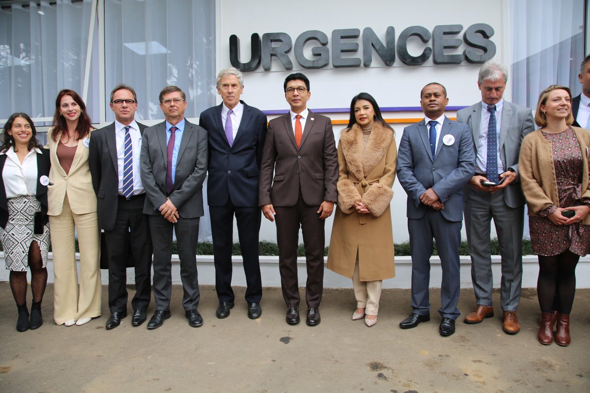 Le Bloc de Chirurgie Cardiaque à cœur ouvert  a été inauguré officiellement ce 4 juillet 2024, par Son Excellence Monsieur Le Président de la République avec la présence effective du Premier Ministre, Chef du Gouvernement et de quelques membres du Gouvernement.