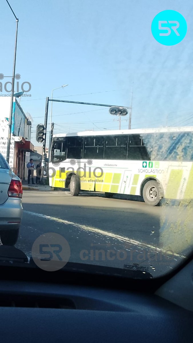 laredcincoradio's tweet image. 🚦|| Sin funcionar los #semáforos de la esquina de la 7 Norte y Bulevar Norte, por la China Poblana, vecinos de la zona reportan el caos que esto ocasiona.#LaRedCincoRadio