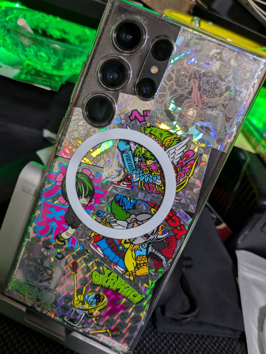 YABAIshop's tweet image. ステッカーは貼るのも楽しいよね！
#stickerbomb #sticker #Japanesestyl #bikkuriman #自作シール #yabai_graphics