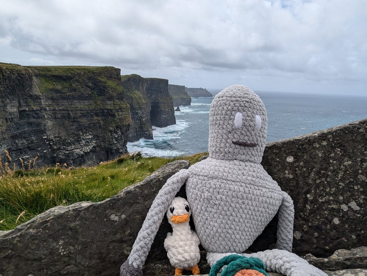 Roz and Brightbill at the Cliffs of Moher <a href="/Edgewood68/">Edgewood School</a> <a href="/itspeterbrown/">peter brown!</a> #2024SummerRoadTrip
