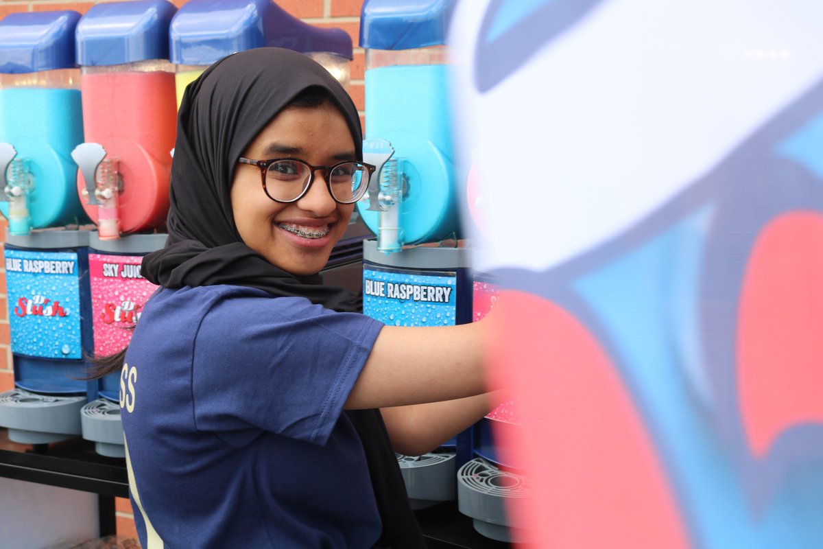 CHCC_Official's tweet photo. The students taking part in #Successday have had an amazing time on all the different inflatables. Its fantastic to see them all so happy and enjoying their well deserved reward. We've had a Dr Slush, Ice Cream Van, Popcorn and Candy Floss! https://t.co/fMh8a327MJ