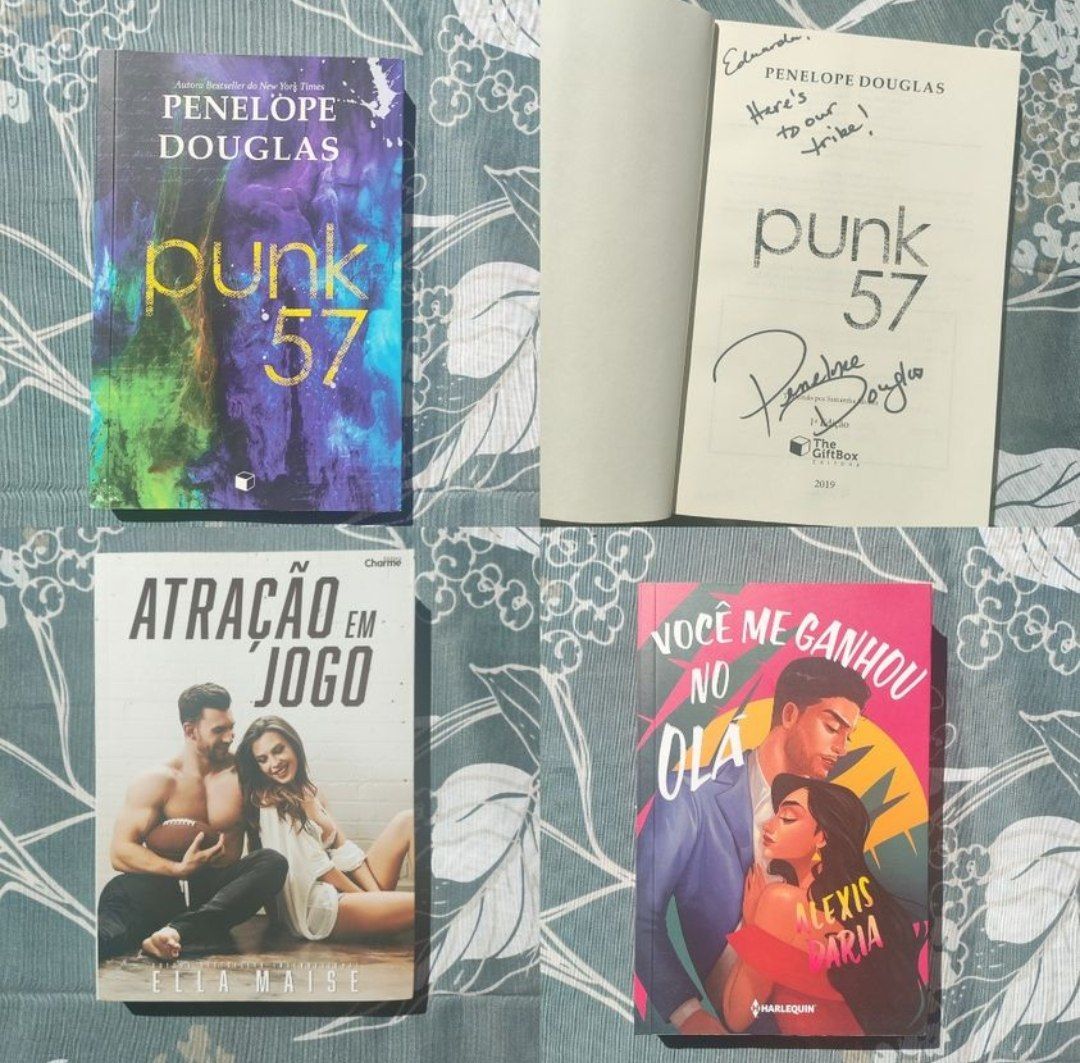 Oiê amigs, mais uma vez fazendo desapego de uns livrinhos que tenho em aqui. Valores e frete no link abaixo. 

🛍️ Levando 2 ou mais livros tem desconto
📨 Dúvidas pode responder aqui ou chamar na dm
🔗docs.google.com/spreadsheets/d…