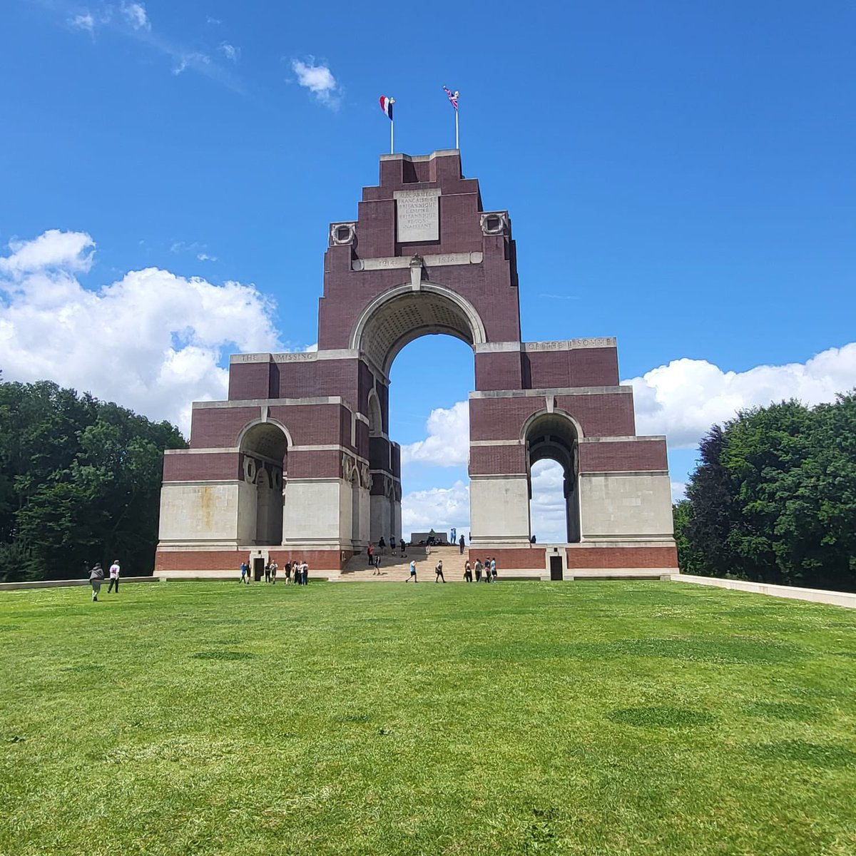 MoorsideHigh's tweet photo. More from day  2 - Thiepval Memorial where Ruben H found one of his great uncle Arthur Prince who was in the 15 Bn. Salford Lancashire Fusiliers.

Newfoundland Memorial Park #BattlefieldsTrip2024 #Adaptabletravel https://t.co/iYiNYWZ7UR