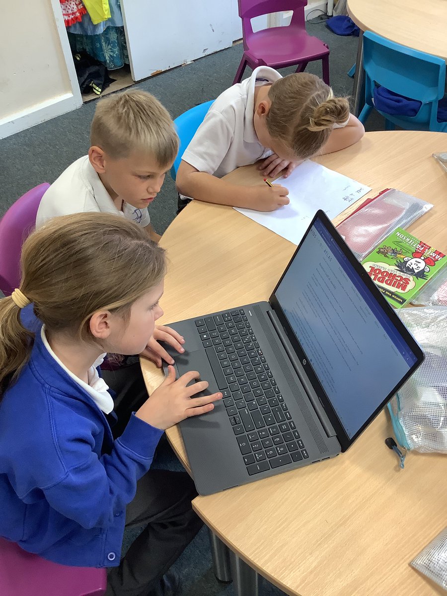 WhitegateCedar tweet media