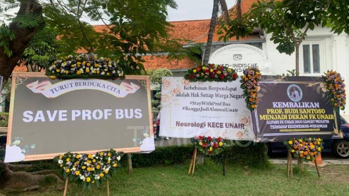 araychester's tweet image. #SaveProfBUS 
#SaveProfBUS