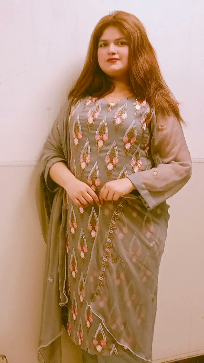SarahChrist44's tweet photo. My looks ❤️ https://t.co/a2MyKEnY6e