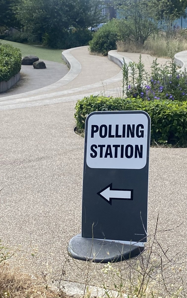 Middle of the day and not got round to voting? I’ve spent much of my life in countries where ppl are willing to lose - or have lost - their lives for the right to vote. Democracy is always under threat. So, whichever your choice: VOTE!!!