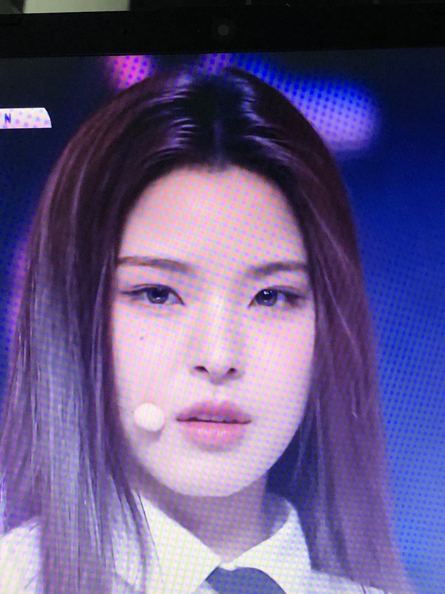 HER BEAUTY WTH??! MAI LET’S DEBUT!!! #ILAND2