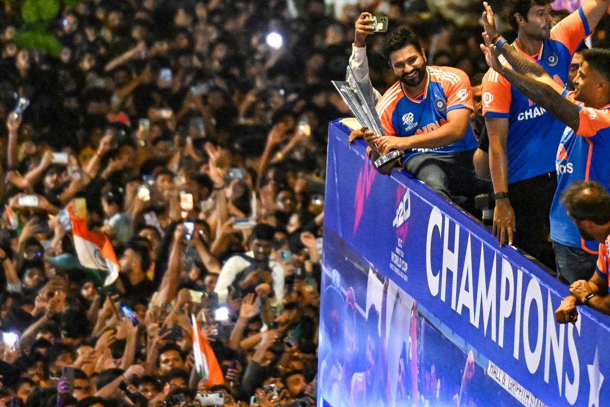 CricCrazyJohns's tweet photo. THE RAJA OF MUMBAI:

- Rohit Gurunath Sharma 🐐 https://t.co/Fqb7E6VF91
