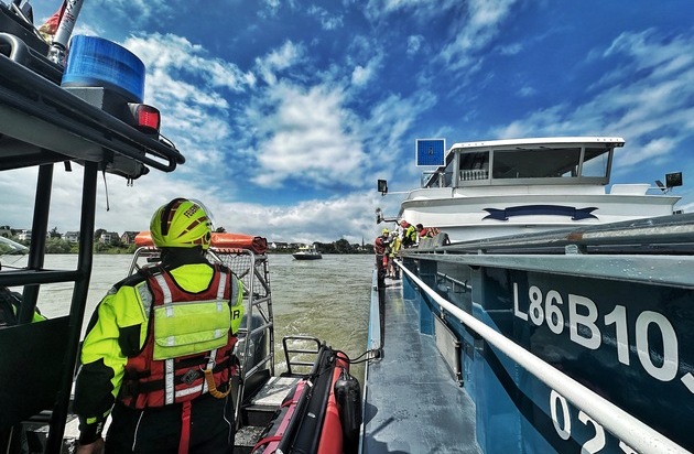Feuerwehr Neuss tweet media