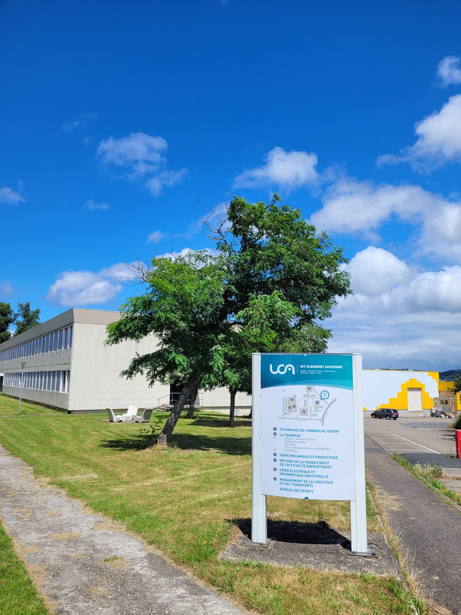 👉A l'IUT Clermont Auvergne, sur le campus de Montluçon, une nouvelle signalétique  extérieure harmonieuse a été mise en place ! 🎯