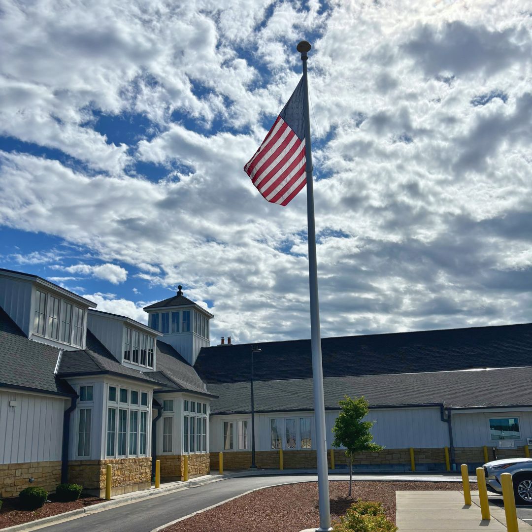 HuntleyLibrary's tweet image. Happy Independence Day! From all of us at the Huntley Area Public Library, we wish you a joyful day celebrating our country. Stay SAFE and have a happy 4th! 🎆❤💙

Reminder: We are CLOSED today. We will reopen tomorrow, July 5th, at 9 a.m.