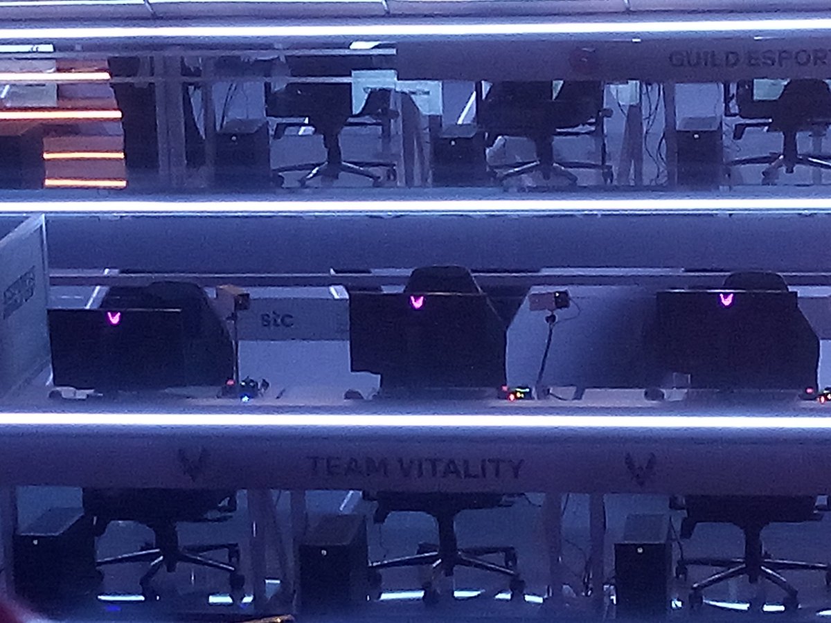 Arrived at the venue for groups lets rock it 💛🐝 #VITWIN