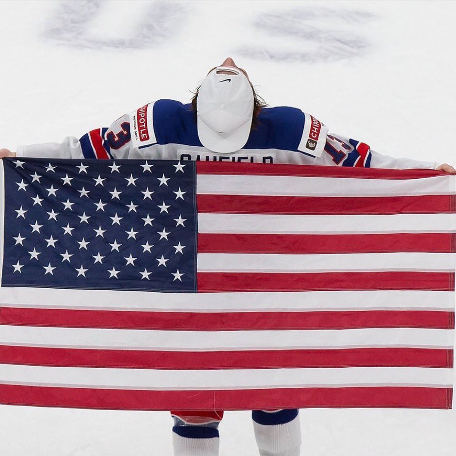 usahockey's tweet photo. Happy 4th of July from all of us at USA Hockey! 🇺🇸 https://t.co/HPevCwGnd9