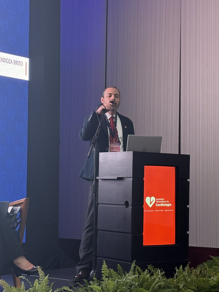 dra_hlara's tweet photo. Empezó nuestro gran evento ! El congreso nacional de la @CardiologiaSVC en su 70 aniversario con el simposio de innovación, el Dr @ivanovich13 mostró su experiencia como pionero en el implante de marcapasos sin cable #SVCARDIO2024 https://t.co/m9CqfcD7We