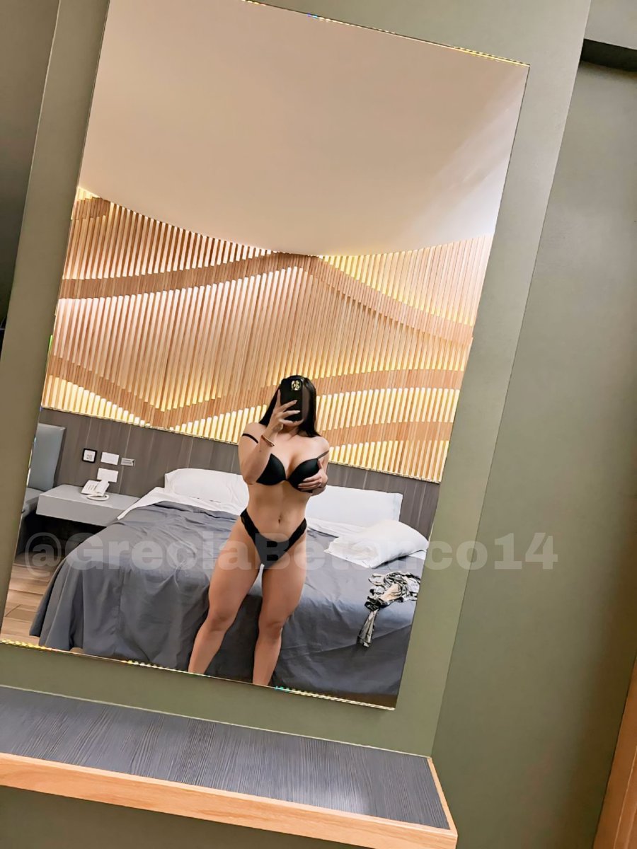 GreciaBetanco14's tweet photo. Excelente día conejitos lindos 
Cómo están?
Con estas pics nos despedimos de #CDMX nos vemos en unos meses 
Muchas gracias por ser tan lindos 
Hoy nos vemos en #Puebla
Ya listos?
Cómo te gusta con vestido o sin el?
O encima de ti?😈
También me encuentras en @GreciaBetanco13
RT❤️ https://t.co/4BH9temHZt