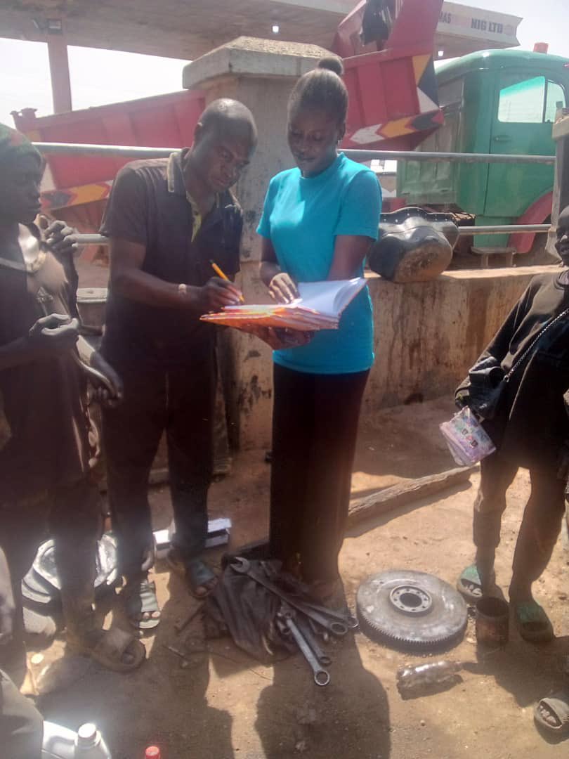 LilGiftedHands's tweet photo. Our Bokkos Coordinator filled in logbooks today and Ogas signed their part. At LGHM, teamwork fuels our success on and off the field!
#LGHM #littlegiftedhandsmatter #youngtech #mechanic #giftedhands #automotivedreams #changingfutures #empoweringkids #MechanicLife https://t.co/z9NKbZSHPO