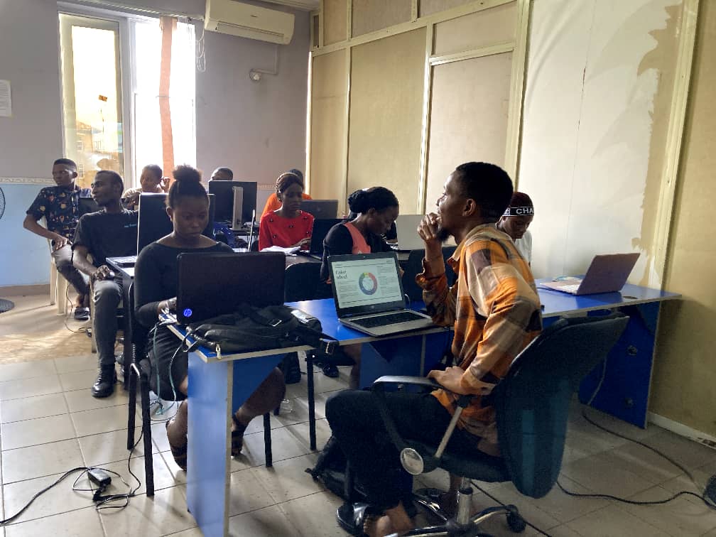 OlotuSquare's tweet photo. At Olotu Square Innovative Hub, we harness the power of technology and visual aids to enhance learning outcomes.
This summer, join our Innovate Youth Programme and discover a smarter way to learn.
For more information , call 09167666752.
#Olotusquare https://t.co/suNsqW5C5l