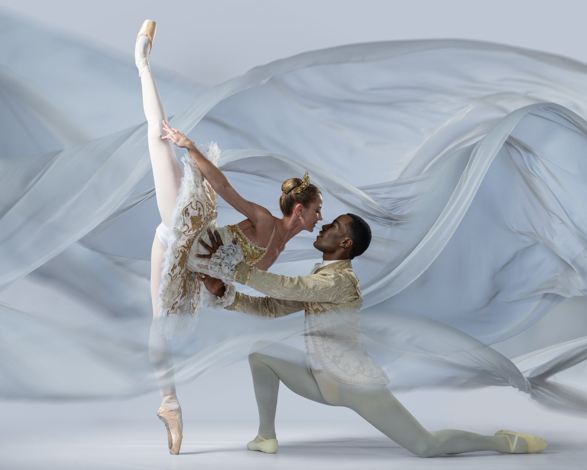 It’s going to be a busy weekend for Joburg Ballet as we present the last four performances of our magical production of The Sleeping Beauty at the Joburg Theatre. On Friday evening at 19h00 Nicole Ferreira-Dill and guest artist Nelson Peña Nuñez take the leading roles.