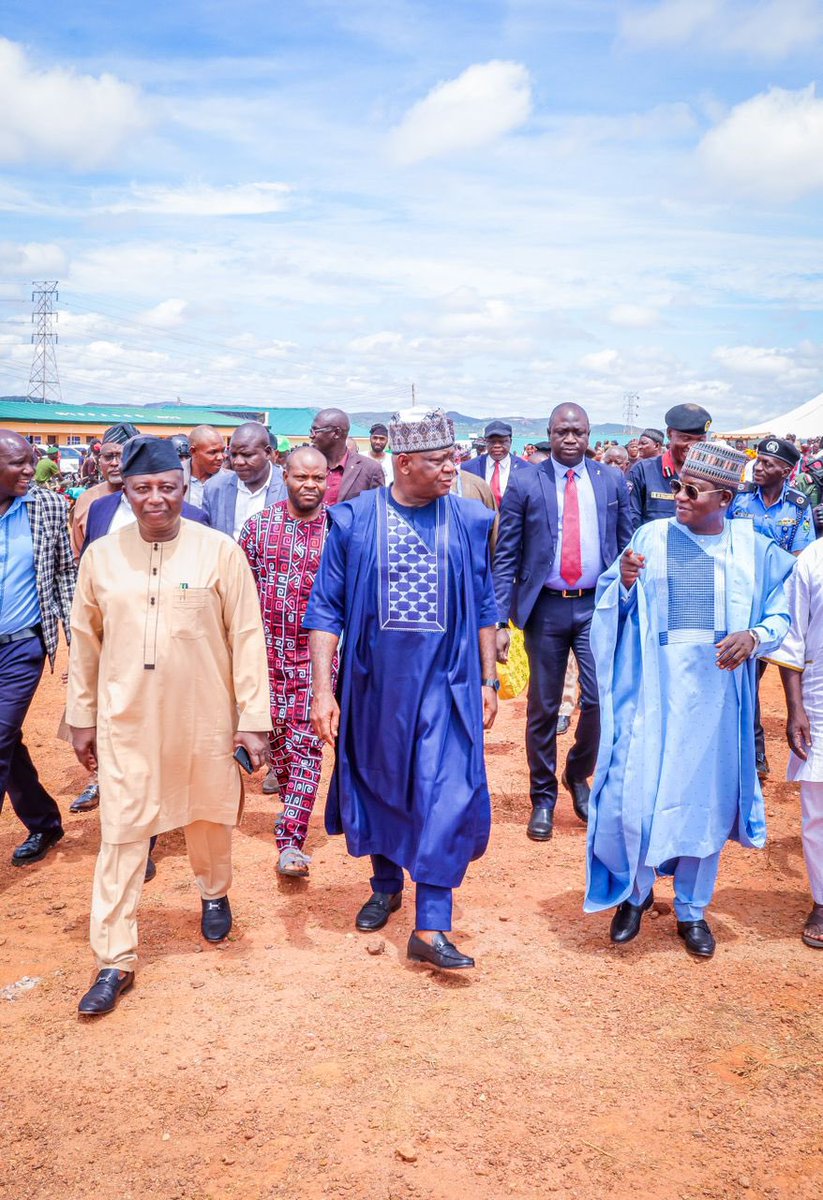LalongBako's tweet photo. As Former Governor and Senator for Plateau South, I’m elated to see our efforts to end attacks in B/Ladi fulfilled with the commissioning of the Mobile Police Barracks in Gashish. Completed with N-HYPPADEC's support, marks a significant step in ensuring lasting peace &amp; security. https://t.co/OROLIX4F0f