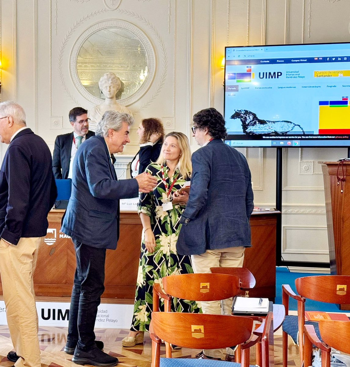 Un placer poder estar en la mesa “El impacto del cambio climático en la calidad de vida” junto al catedrático <a href="/LeandrDelMoral/">Leandro del Moral</a>, uno de los mayores expertos sobre el agua en nuestro país. 

En la escuela de verano de la <a href="/UIMP/">UIMP</a>, gracias al encuentro organizado por el <a href="/CESEspana/">Consejo Económico y Social de España</a>.