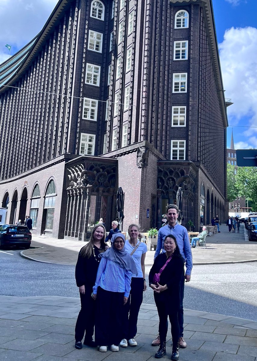 Laurens Bouwer (@lmbouwer) on Twitter photo Great meeting to discuss #climate and infectious #diseases with <a href="/kiina2001/">Berit Lange</a>, Olga Hovardovska, Isti Rodiah, and Christine Nam for the <a href="/SUNRISE_Europe/">SUNRISE</a> project in Hamburg. @GERICS_Germany <a href="/HereonHelmholtz/">@hereon@helmholtz.social</a> Great meeting to discuss #climate and infectious #diseases with <a href="/kiina2001/">Berit Lange</a>, Olga Hovardovska, Isti Rodiah, and Christine Nam for the <a href="/SUNRISE_Europe/">SUNRISE</a> project in Hamburg. @GERICS_Germany <a href="/HereonHelmholtz/">@hereon@helmholtz.social</a>
