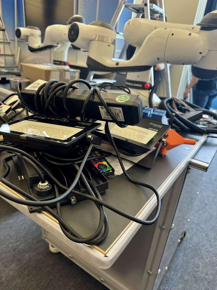 Open_6G_Hub's tweet photo. The 6G Conference in Berlin is coming to a close today. 
We are already in the midst of dismantling and look back on an inspiring and educational time. 
A heartfelt thank you to all participants, organizers, and helpers for making this event a success!
#berlin6g #6g #conference https://t.co/hfkQQBWeGH