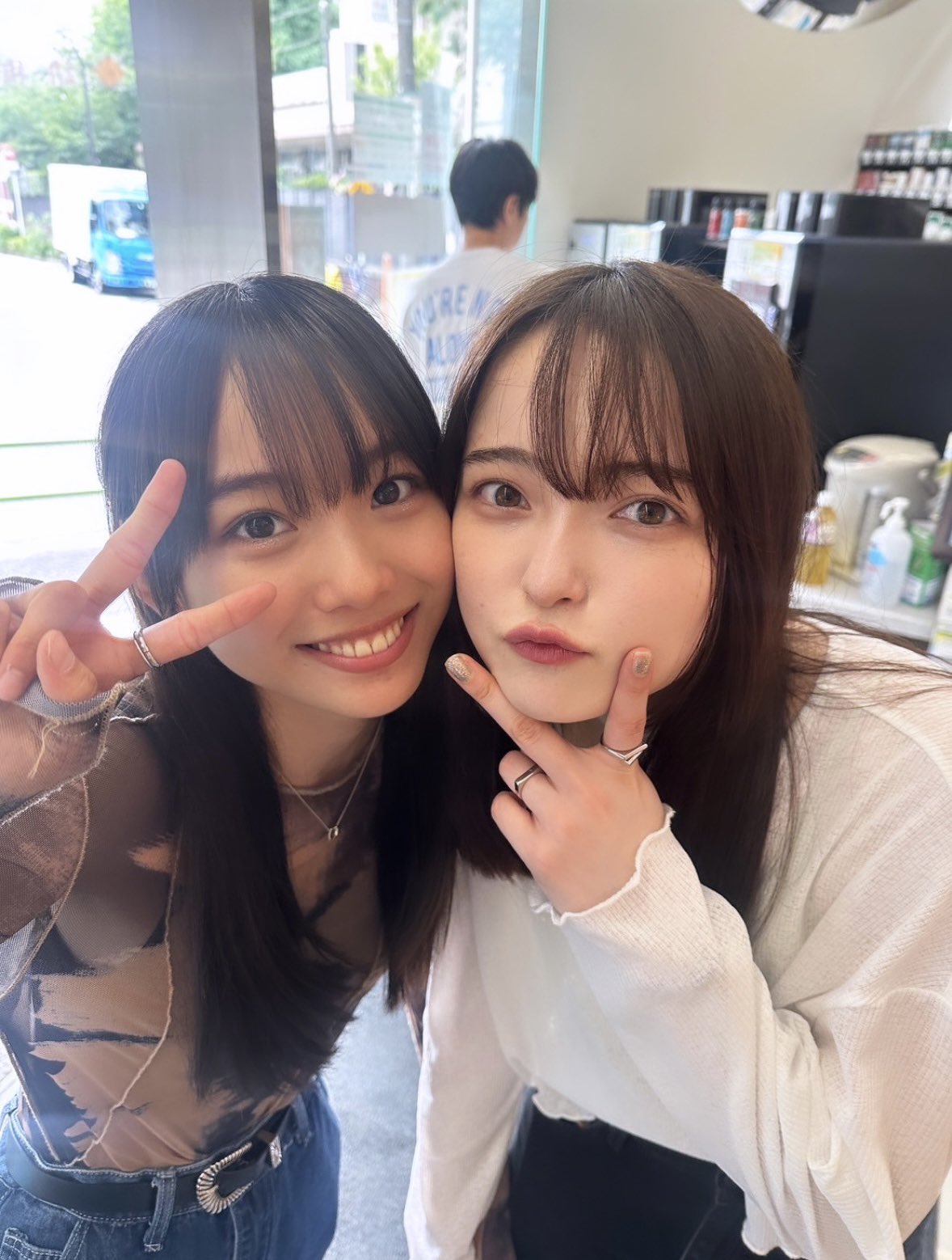 坂巻有紗 シリアルナンバー付き 直筆サイン入り写真パネル
