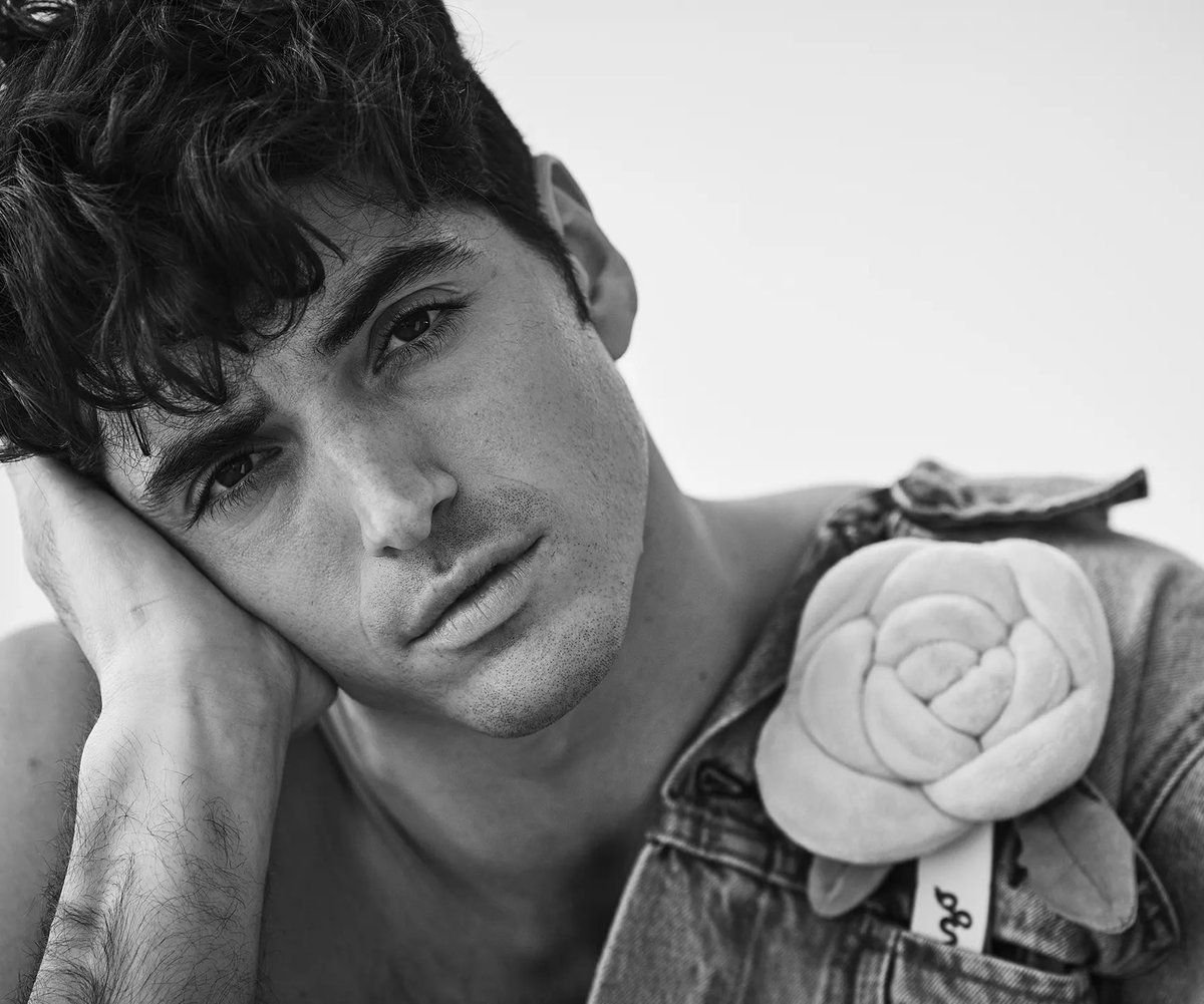 Taylor Zakhar Perez is starting his own production company.

“My goal is to find talented producers and writers who want to tell these stories in an independent way, in a commercial way, and really champion Latin people in media.”

(via <a href="/jeffconway/">Jeff Conway</a> | forbes.com/sites/jeffconw…)