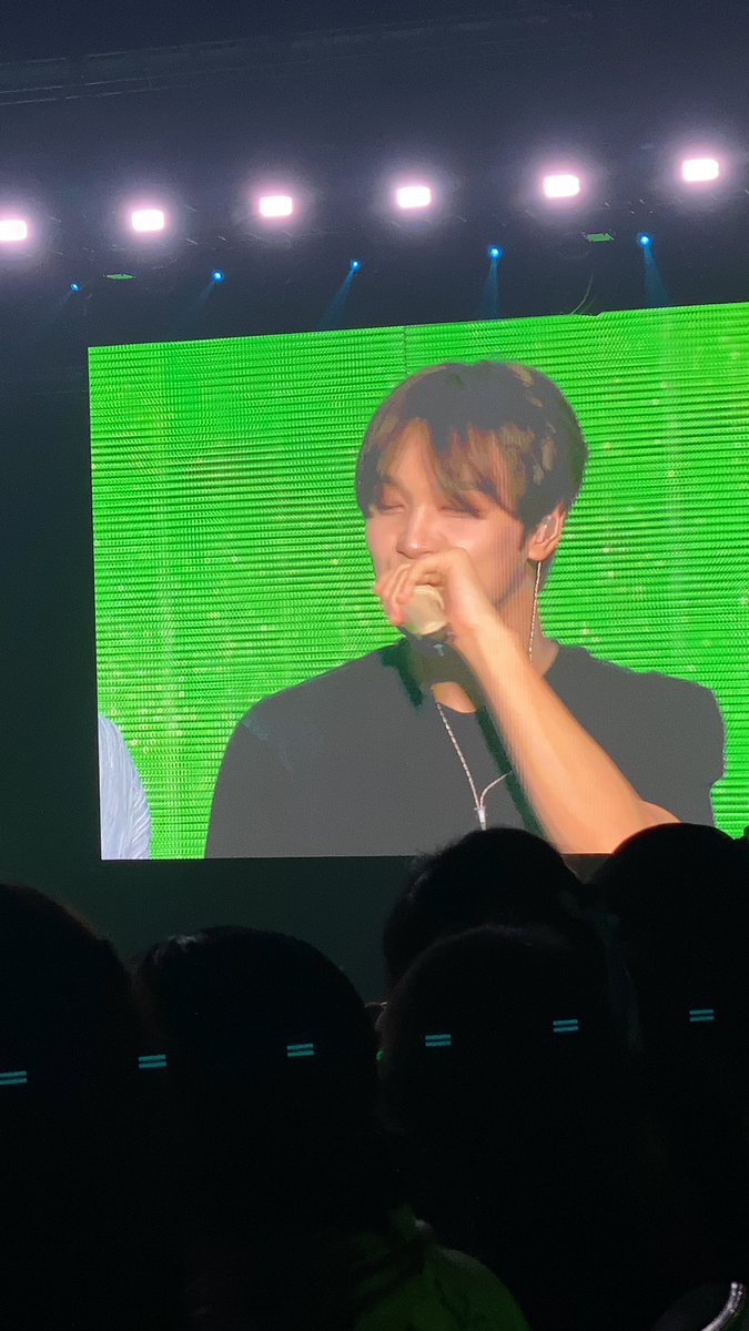 dancdelions's tweet photo. Hai anak baik! Akhirnya bisa post juga wkwk. Kangen bgt heh:(. Perjuangan menemui eluh emang panjang dan mahal bet parbet dah. Tp aku senank hehe. Aku harus melawan fancam setinggi harapan ortu. Semoga bisa nonton lebih deket lagi ya bayik. See you another time haechanku💚 https://t.co/FyrxBHyoXE