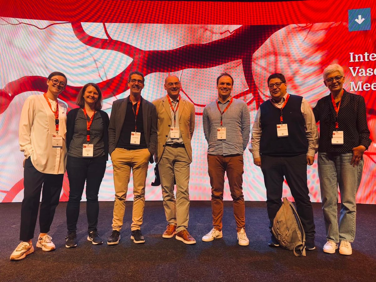 Soehnlein Lab (@soehnleinlab) on Twitter photo Great session on #neutrophil endothelial cell interaction at <a href="/IVBM2024/">IVBM 2024</a> sponsored by <a href="/CRC_TRR332/">CRC TRR332</a>. Thanks to <a href="/NoursharghLab/">Sussan Nourshargh Lab</a> <a href="/DrDMaierBegandt/">Daniela Maier-Begandt</a> and Markus Sperandio for great talks. Great session on #neutrophil endothelial cell interaction at <a href="/IVBM2024/">IVBM 2024</a> sponsored by <a href="/CRC_TRR332/">CRC TRR332</a>. Thanks to <a href="/NoursharghLab/">Sussan Nourshargh Lab</a> <a href="/DrDMaierBegandt/">Daniela Maier-Begandt</a> and Markus Sperandio for great talks.