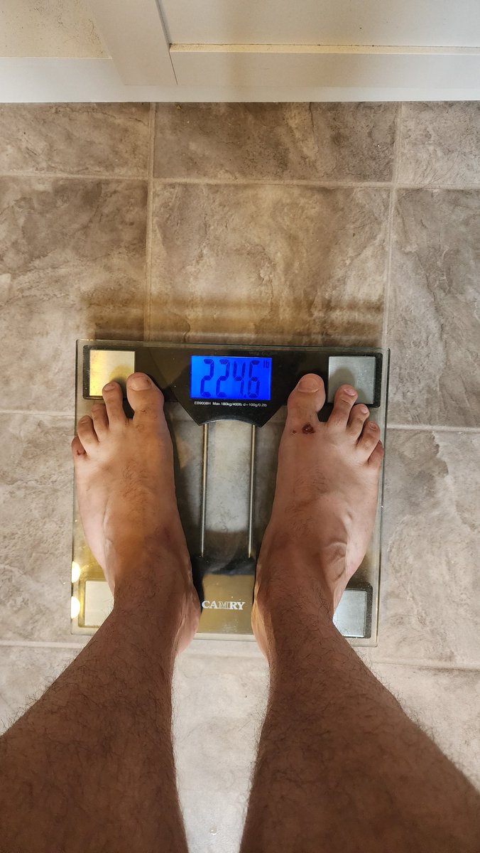 th3funguy's tweet photo. Oh baby I am in the heavy weight category for #UFC https://t.co/aIc8qnMpSY