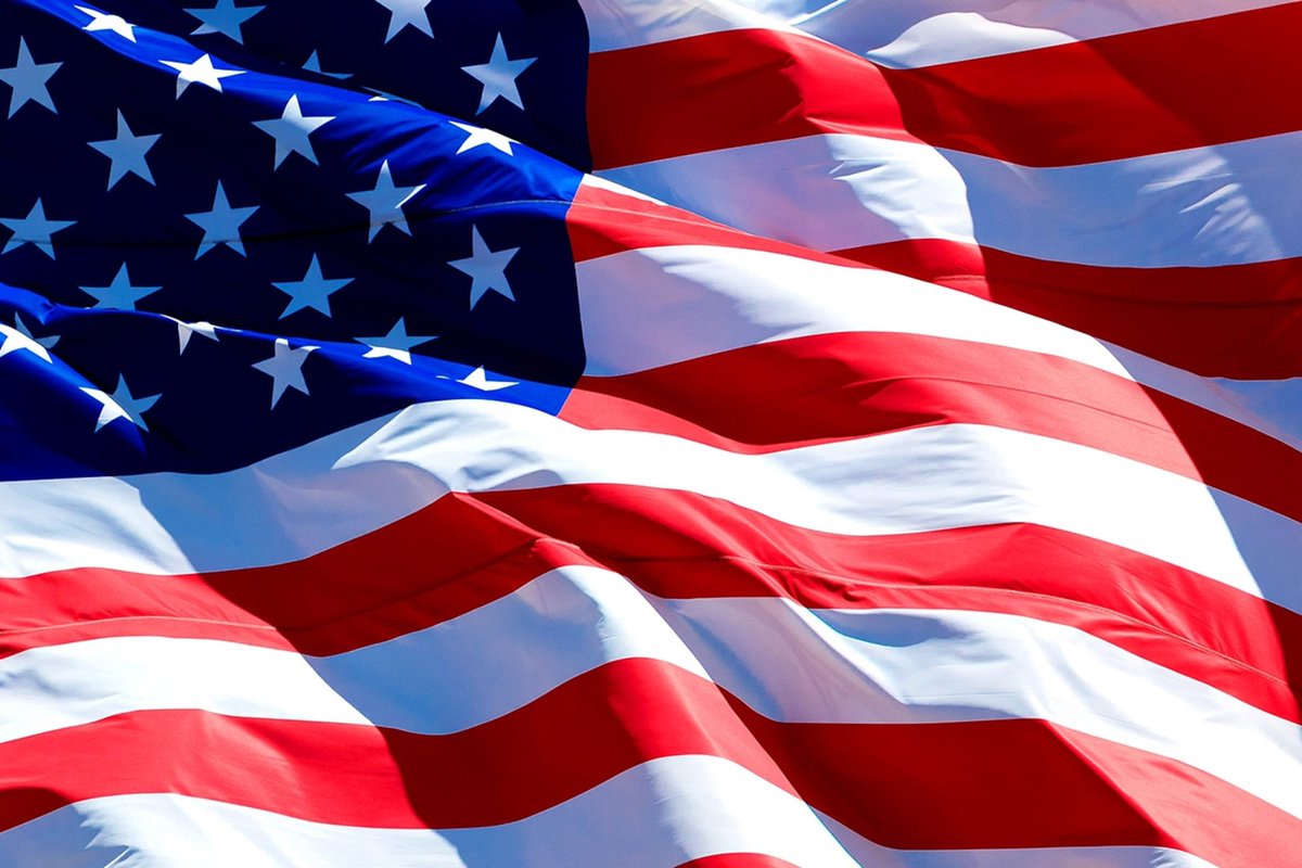 OACPOfficial's tweet photo. A very happy #July4 Independence Day to our American law enforcement colleagues. Ontario #police leaders appreciate the amazing relationships we have built to help keep Americans &amp; Canadians safe. @mitchellsklar https://t.co/w0Y2o4ox10