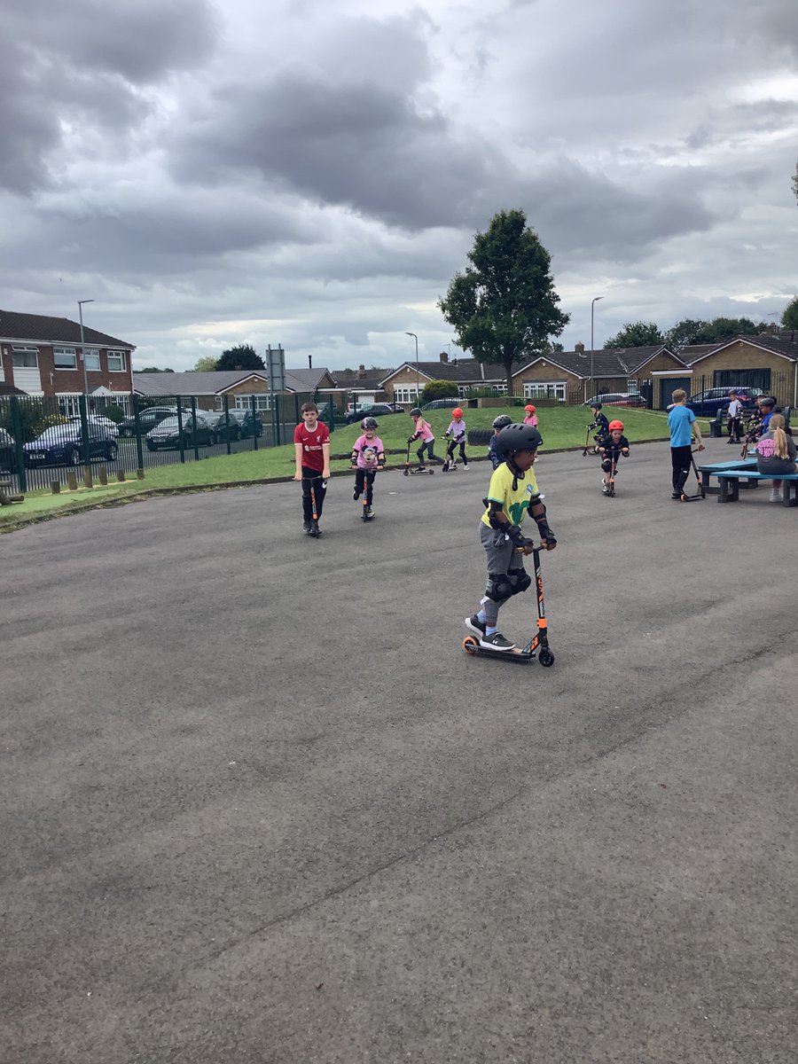 2C enjoyed using the scooters and learnt lots about keeping ourselves safe.