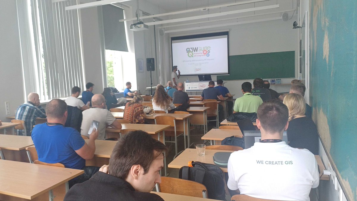 The task dedicated to the integration between the #QGIS Processing module and #G3WSUITE has been completed.
How to create spatial analysis models with the QGIS ModelDesigner and replicate them in a webgis environment for online analysis
 talks.osgeo.org/foss4g-europe-…
#FOSS4G #FOSS4GEU