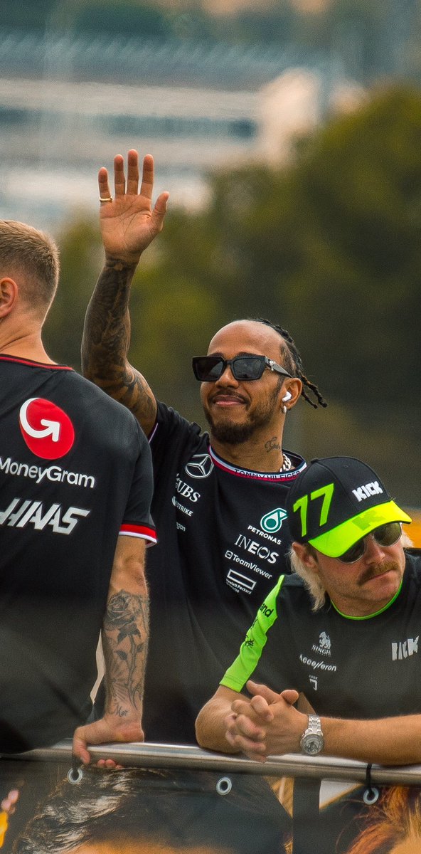 Malas_BeLike's tweet photo. @MercedesAMGF1 @SilverstoneUK Here please 👋🏽 https://t.co/16n0pVTPWJ