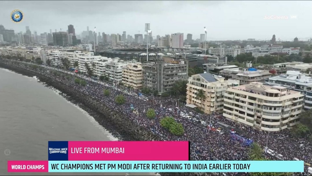 We are the luckiest generation to witness this 🥹

#RohitSharma𓃵 #T20WorldCup #VictoryParade