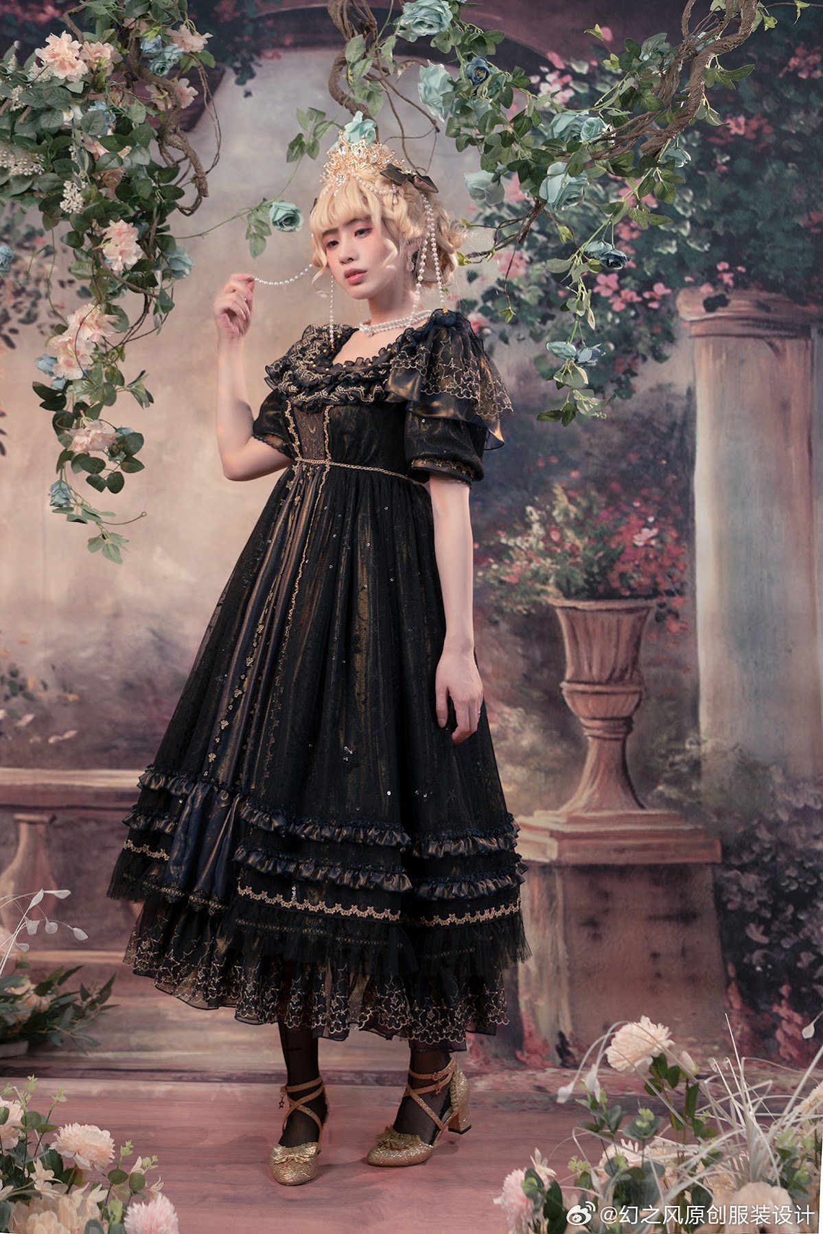 RED VALENTINO★素敵！フリル＆ビーズ装飾のエレガントドレス RED VALENTINO フラワーフリル襟ミニワンピース｜ハイブランドの