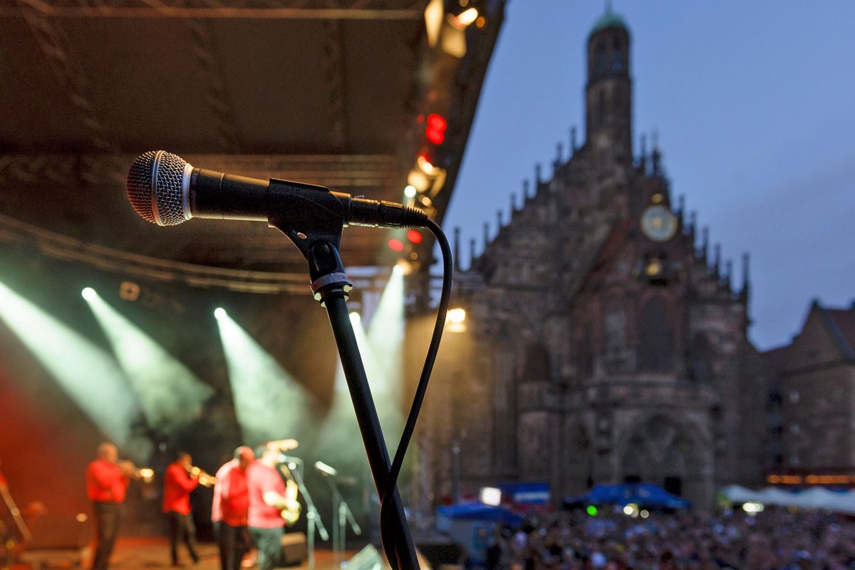 Das Bardentreffen-Programm ist da! Von 26. bis 28. Juli spielen rund 400 Musikerinnen und Musiker aus der ganzen Welt bei freiem Eintritt in der #Nürnberg|er Altstadt. Das Thema: „Mediterranean Crossing“: go.nuernberg.de/Yjuz396m

Foto: Uwe Niklas