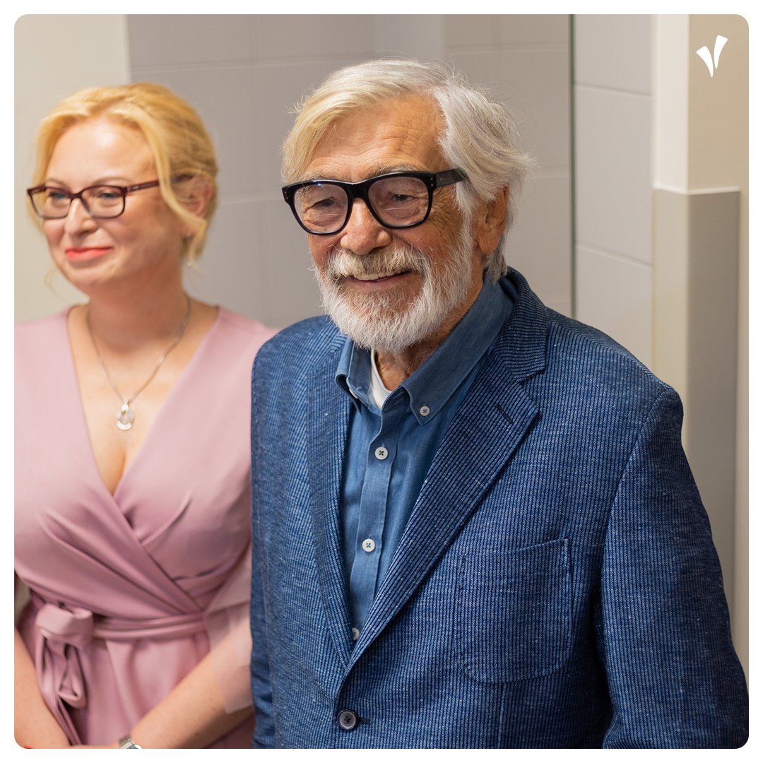 Karlovarskykraj's tweet image. Novou onkologickou ambulanci v Karlovarské krajské nemocnici spoluotevřel prezident @KVIFF Jiří Bartoška. Děkujeme! ❤️

#nemocnice #onkologie #zdravotnictvi #kkn #karlovarskykraj #karlovyvary #bartoska #kviff #kviff58